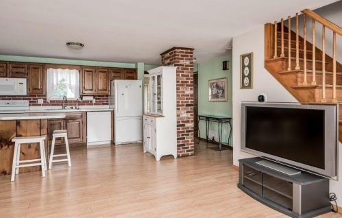 7 Cranbrook Ln, Dover NH 03820-2005 exterior