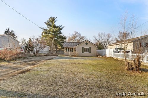 40 58th St, Grand Rapids, MI 49548-6008