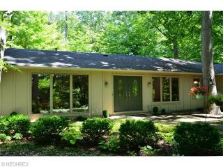 11653 Pleasant Ridge Pl, Cleveland, OH 44136-4523