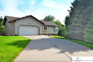 15319 Seward Plz, Omaha NE  68154-1069 exterior