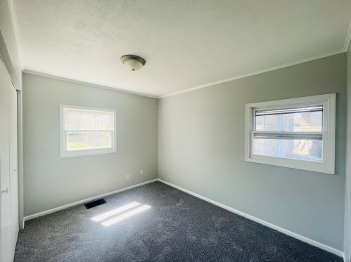 1246 Hollywood St, Grand Rapids MI 49505-3879 exterior