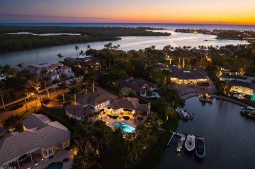 885 Admiralty Parade, Naples FL 34102-0000 exterior