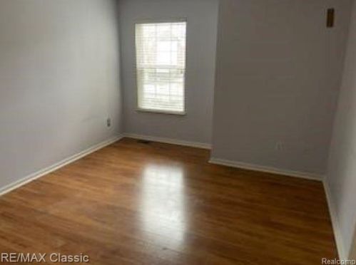 22105 Alexa Dr, Walled Lake MI  48390-5842 exterior