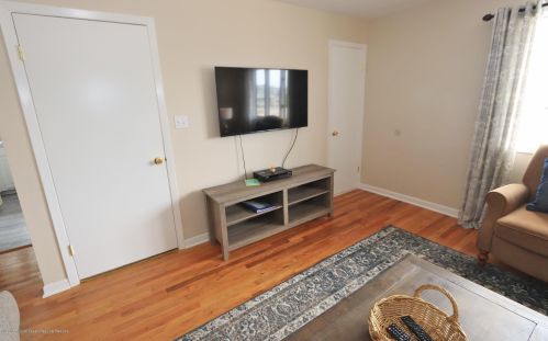 21 Dover Ave, Lavallette NJ 08735-2704 exterior