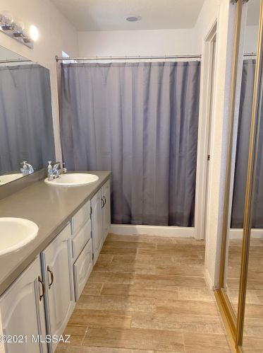 4662 Weathervane St, Tucson AZ 85741-4620 exterior