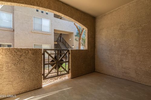 3236 Chandler Blvd, Phoenix AZ  85048-7207 exterior