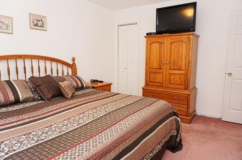 151 Longmeadow Dr, Torrington CT 06790-4170 exterior