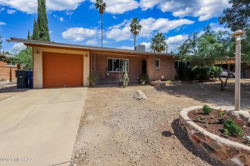 5971 Eastland St, Tucson, AZ 85711-4635