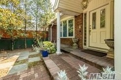 1027 Clayton Rd, Valley Stream, NY 11580-1807