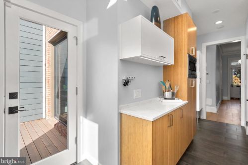 1316 T St, Washington DC 20009-4438 exterior