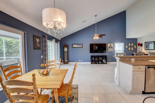 6915 Cobia Cir, Boynton Beach FL 33437-3640 exterior