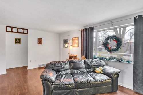 550 Dixie Dr, Pittsburgh PA 15235-4528 exterior