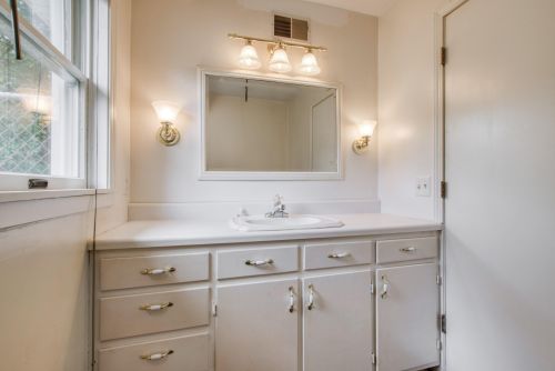 3890 Knapp St, Grand Rapids MI 49525-9602 exterior