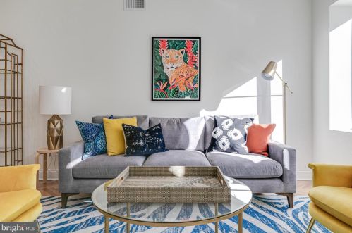 1009 Greenwich St, Philadelphia PA 19147-6409 exterior