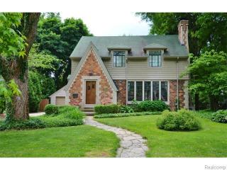 2466 Dorchester Rd, Bham MI  48009-7408 exterior