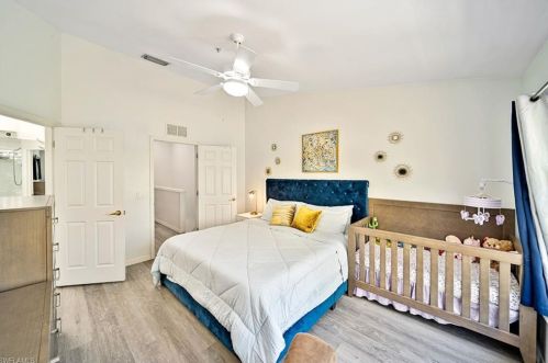 816 Hampton Cir, Naples FL 34105-4825 exterior