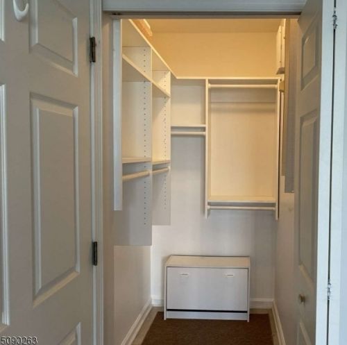 102 Cleveland Ln, Rockaway NJ  07866-5800 exterior