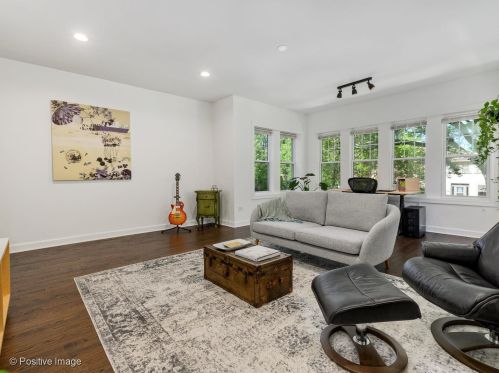 5017 Lawndale Ave, Chicago IL 60659-1103 exterior