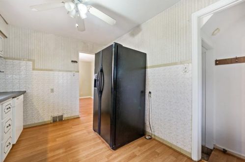 432 Jenne Dr, Pittsburgh PA 15236-2422 exterior