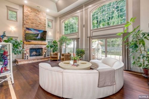 3 Pne Ter, Demarest NJ 07627-1214 exterior