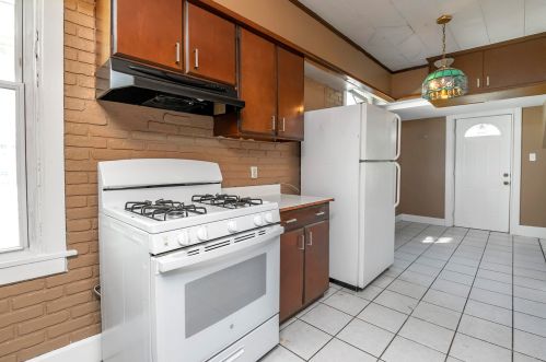 1113 Madison St, Milwaukee WI 53204-2218 exterior