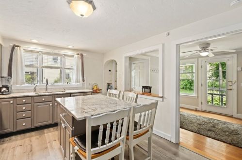 58 Farrar Ave, Worcester MA 01604-3219 exterior