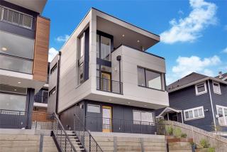 1724 27 Ave, Seattle WA  98115-2412 exterior