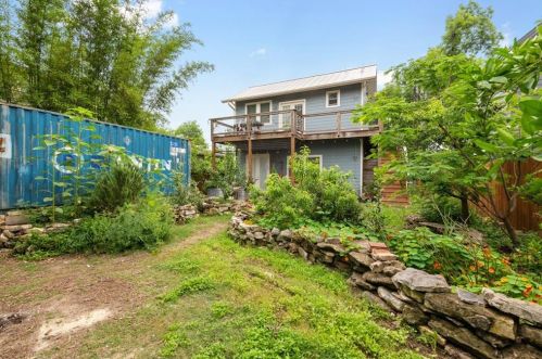 2023 2nd St, Austin TX 78702-4312 exterior