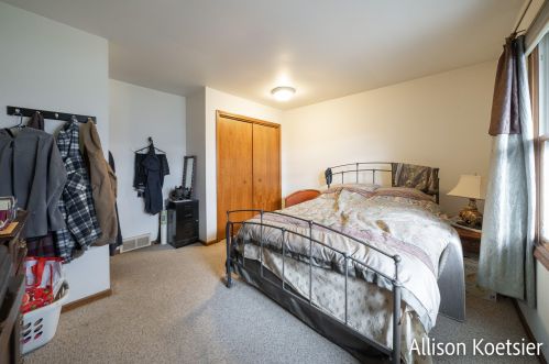 4301 36th St, Grand Rapids MI 49512-1947 exterior