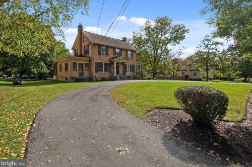 109 Forest Ave, Rockville, MD 20850-1818