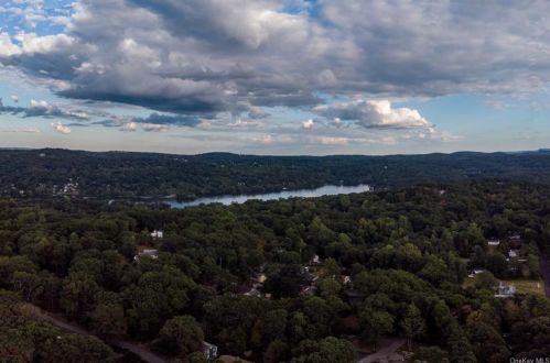 69 Newburgh Rd, Patterson NY 12563-1804 exterior