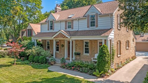 2570 88th St, Milwaukee, WI 53226-1958