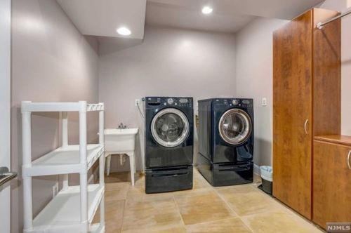 3 Pne Ter, Demarest NJ 07627-1214 exterior