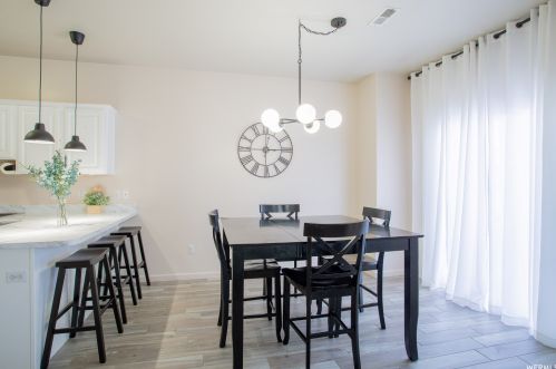 1314 Stone Mdw Dr, Taylorsville UT 84088-4007 exterior