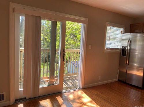 951 Lyman Ave, Peekskill NY 10566-1828 exterior