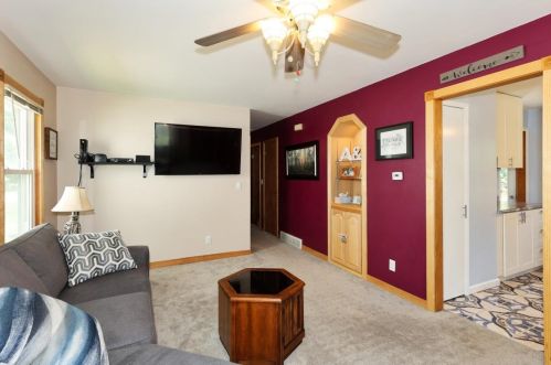 2106 107, Milwaukee WI 53226-2304 exterior