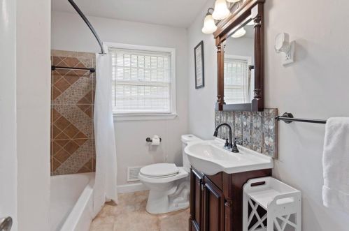 2293 Country Clb Dr, Atlanta GA 30311-5305 exterior