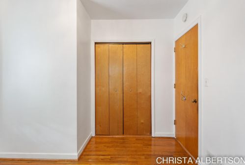 1051 Short St, Grand Rapids MI 49503-1944 exterior