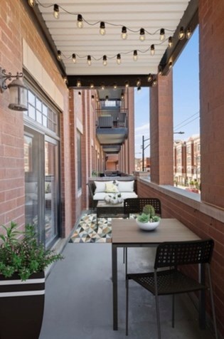 2901 Halsted St, Chicago IL  60657-5117 exterior