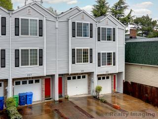 31 Hamilton St, Portland OR  97239 exterior