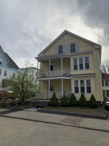 141 Welles St, Woonsocket RI 02895-4513 exterior