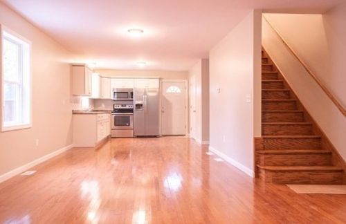 243 Water St, Springfield MA  01151-1125 exterior