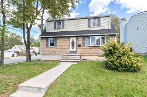 1036 Woodruff St, Iselin, NJ 08830-2232