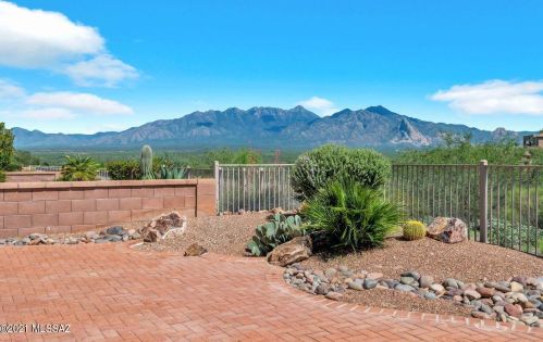 1831 Placita Canoa Azul, Green Valley AZ 85622-8079 exterior