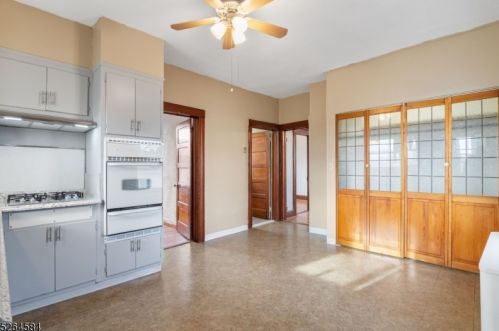 88 Dixon Ave, Paterson NJ  07501-2521 exterior