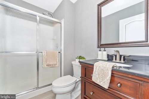 2305 Abby Rd, Edgewater MD 21037-2906 exterior