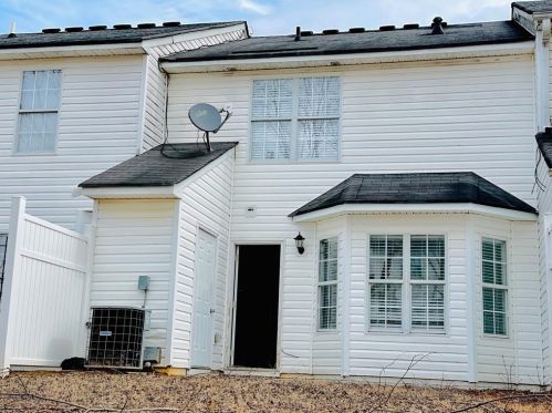 5796 Strathmoor Manor Cir, Lithonia GA  30058-2622 exterior