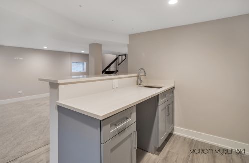 7870 Oakleaf Ave, Chicago IL  60707-1351 exterior