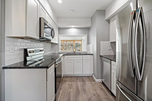 444 Country View Ct, Pittsburgh, PA 15205-1608