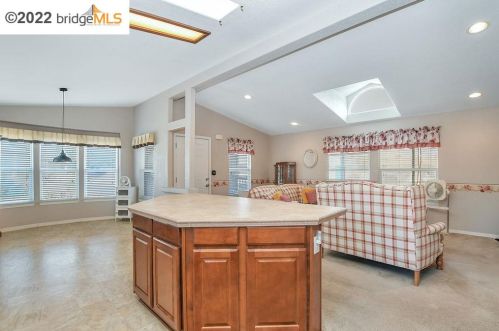 71 A St, Concord CA 94520-5304 exterior